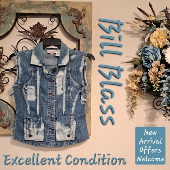 bill blass Jackets & Blazers - Bill Blass Blue Denim Vest Tailored Distressed. Excellent Condition NWOT Size PM